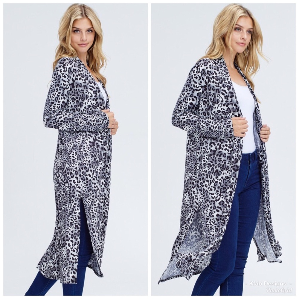 🥰LAST 1! Animal Print Pocket Side Slit Cardigan! - Picture 5 of 6